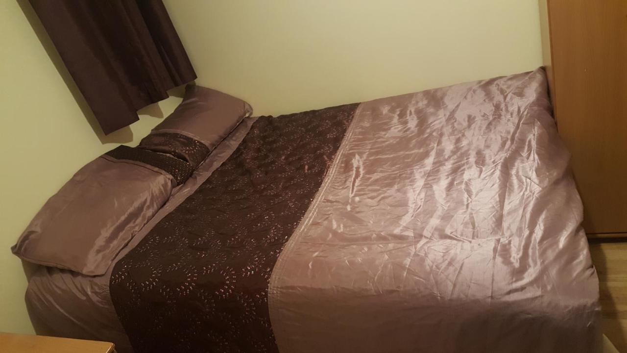 Splendid 4Bedrooms Shared Home مانشستر المظهر الخارجي الصورة