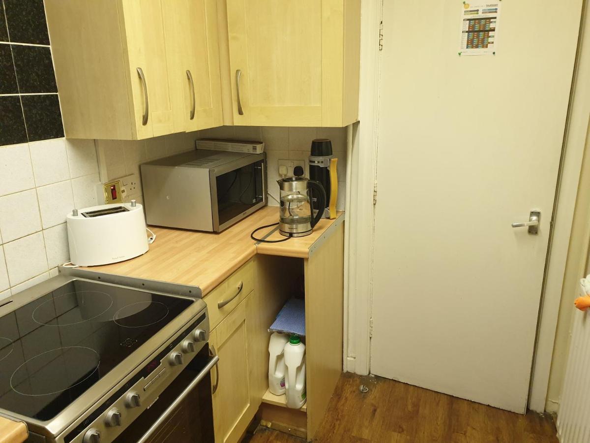 Splendid 4Bedrooms Shared Home مانشستر المظهر الخارجي الصورة