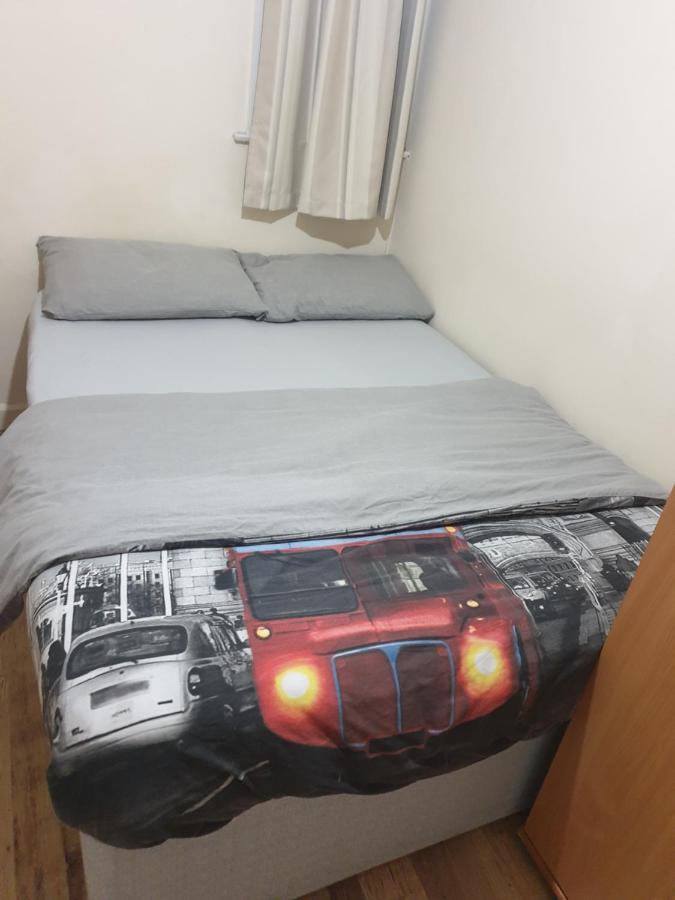 Splendid 4Bedrooms Shared Home مانشستر المظهر الخارجي الصورة